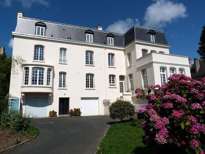 Comfortable Apartment in the Elegant Manor House