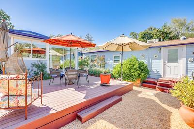 Romantic Casita w/ Garden + Deck 2 Miles to Plaza!