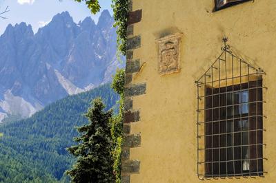 Valcastello Dolomites Chalet & Polo Club