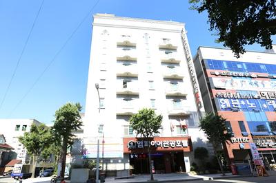 Empire Tourist Hotel
