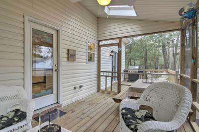 House w/ Screened-in Deck & Grill in Ocean Pines!
