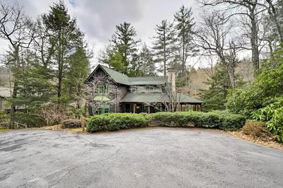 Beautiful Trillium Home Next to Waterfall!
