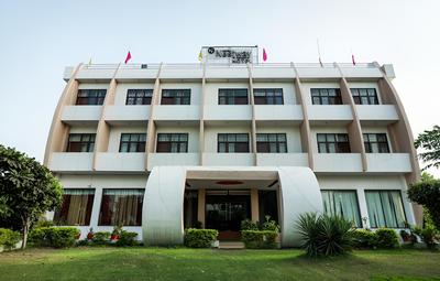 OYO 18465 Hotel Nestway