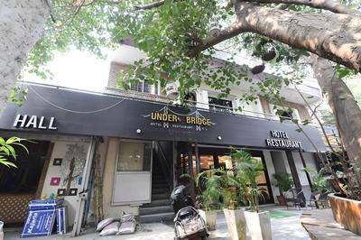 OYO Flagship 5383 Hotel Under Bridge Inn