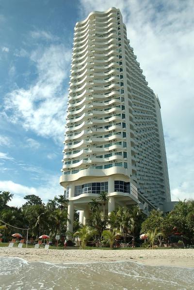 Expat's Nook Beach Resort