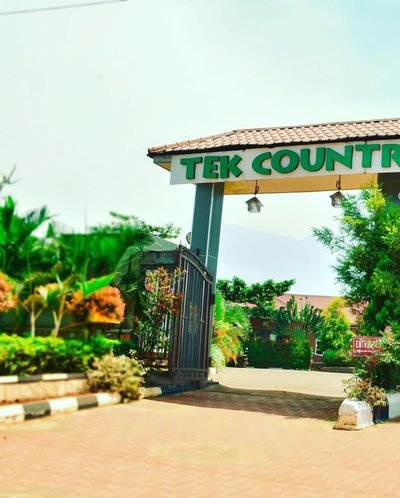 Tek Country gardens buwama