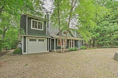 Upscale Family Retreat w/ Fire Pit, Walk to Beach!