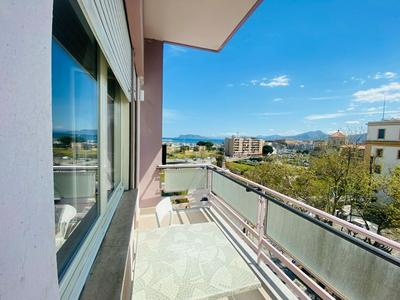 Leone Suite View & Restaurant