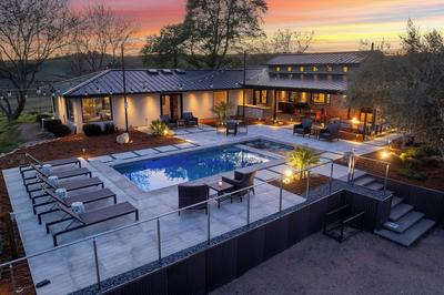 Wine Country Estate w/ Pool, Hot Tub The Residence at Truss Wines by Avantstay