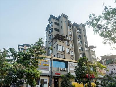 OYO 11855 Phoenix Hotel