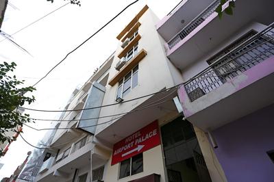 Hotel Airport Palace