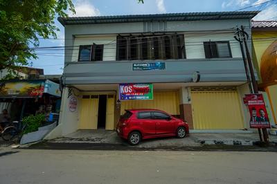 OYO 93682 Blessing's Kediri Homestay Syariah