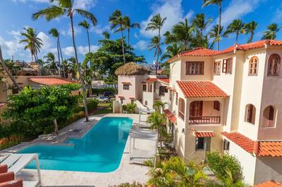Cozy 3-Bedroom Apartment with Pool Access near Bavaro Beach