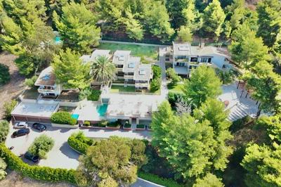 Rahoni Cronwell By Diomedes Group