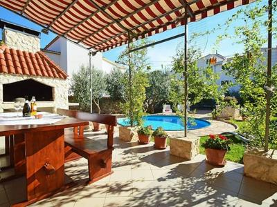 Villa Ukic for 14 People With a Large Pool