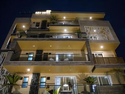 Dev Royale Hotel