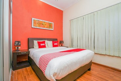 OYO 1956 Kana Family Residence