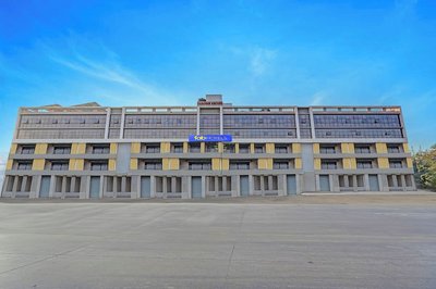 Fabhotel The Grand I