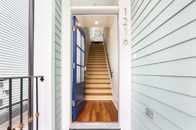 Modern 4 BR Condo with Balcony & Pool - Near FQ