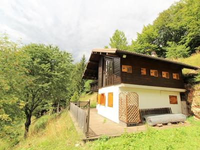 Belvilla by OYO Hilltop Chalet in Lamon With Views