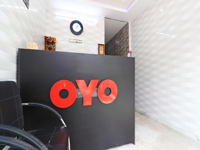 OYO 27742 Zaki Hs Near Taj Mahal