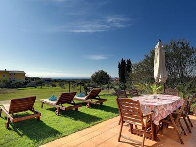 Villa with Swimming Pool, Volleyball Court & Hot Tub, near Rovinj