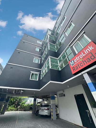 Metro Link Ratchada Hotel
