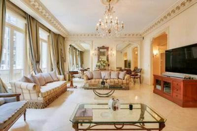 Royal Montaigne in Paris