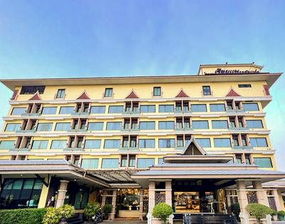 Ruean Phae Royal Park Hotel