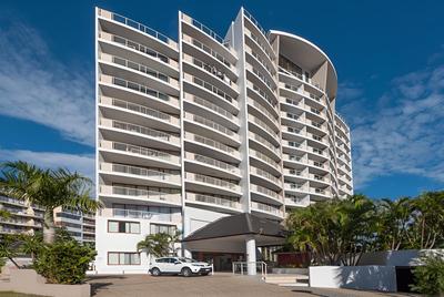 Broadbeach Savannah Hotel & Resort