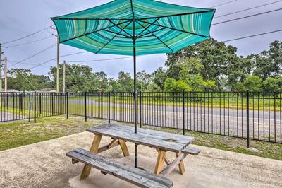 'the Float Yard' Pensacola Home w/ Pool Table
