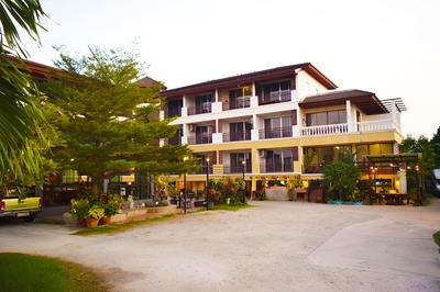 Nantharom Hotel and Restaurant