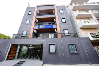 Fabhotel Naina Residency