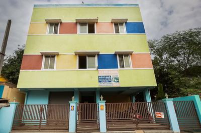 SPOT ON 44572 Jain Residency