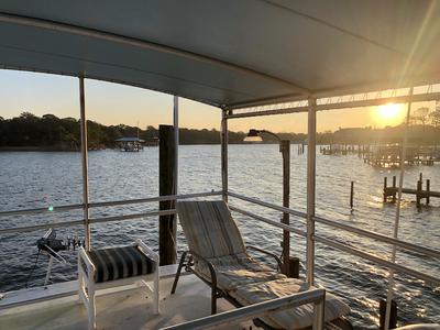 Island Houseboat