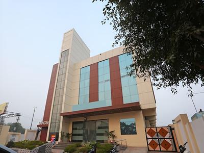 OYO 11008 The Ashoka Hotel