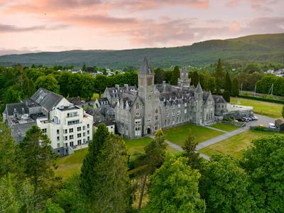 The Highland Club, Billede 2