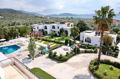 Silver Bay Hotel & Bungalows