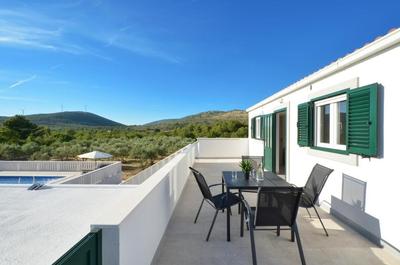 House Natura - Retreat With Tennis Court and Pool