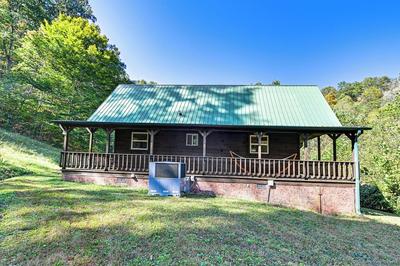 Near Cave Run Lake: Cabin w/ Porch & Yard!