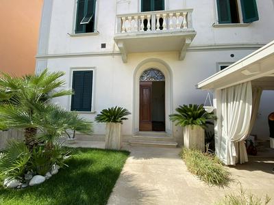 5 bed Places With Parking Space - Ross2s-rif Ross2s