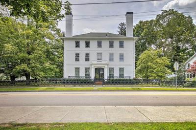 Elegant Norwich House w/ Billiards Room & Ballroom