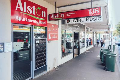 Alston Apartments Hotel