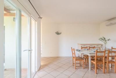 Elegant Residence 4 Bedroom Apartment Sleeps 8 Extra bed N0732