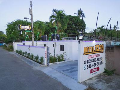 Hotel 1325