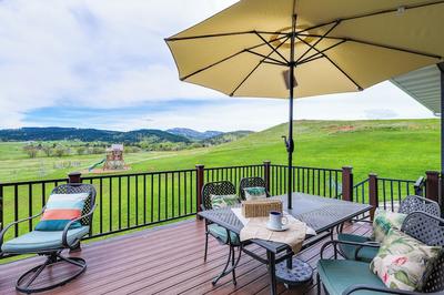 Spearfish Retreat w/ Fireplace + Mountain Views!
