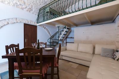 Suite 38