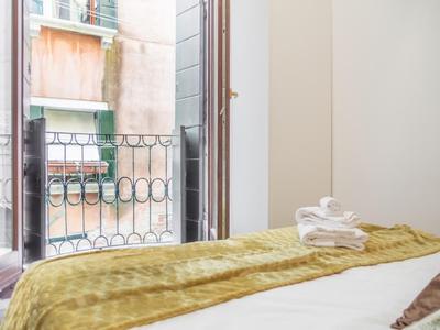 Venice Grand Canal Style Apt 1 by Wonderful Italy