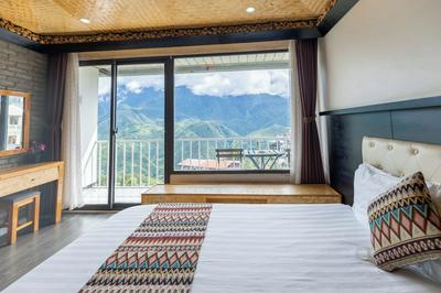 Phuong Nam Mountain View Hotel