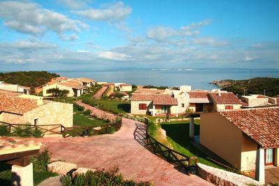 Holiday Residence Punta Falcone Near Beach